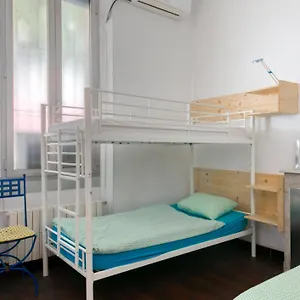 Хостел Glamorgan, Антиб